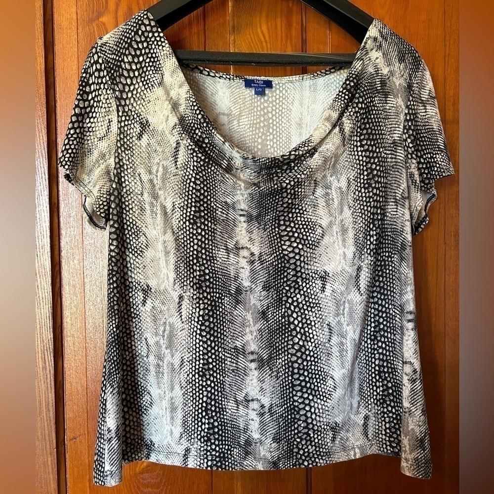 L/G - Tabi Snakeskin Blouse